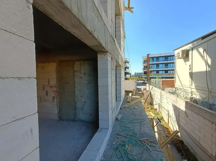 2 camere cu bucătărie separată și balcon spațios