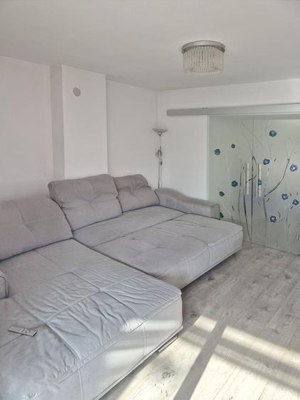 PROPRIETATE VERSATILA, complet renovată– 220 m² utili + 130 m² curte privată