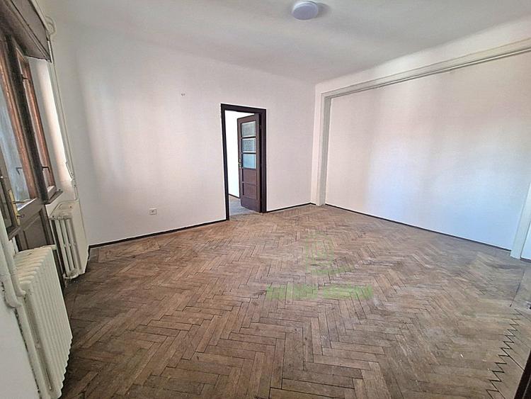 Apartament in vila, 5 camere, 130 mp, zona Banu Manta-Piata Ion Mihalache