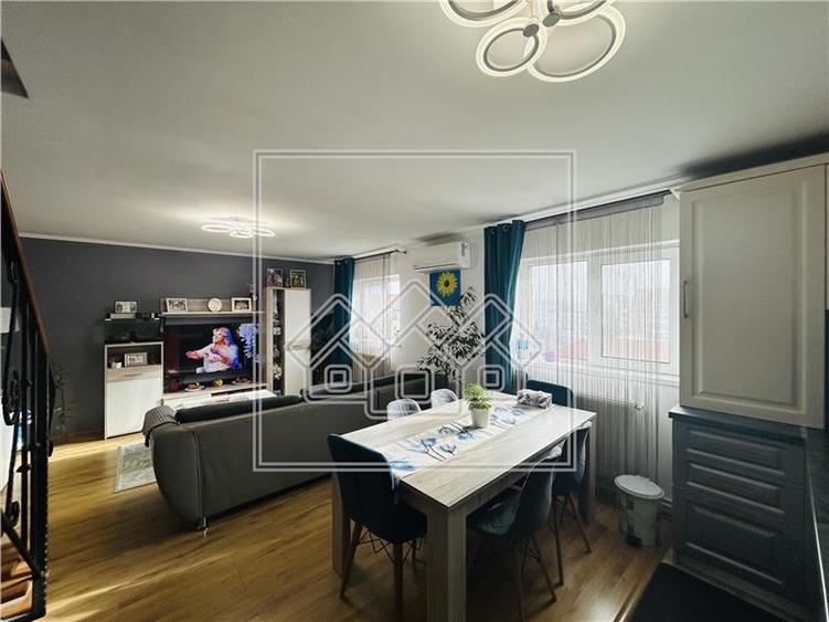 Ap cu 3 camere, 81 mp utili, tip mansarda, Zona Cedonia