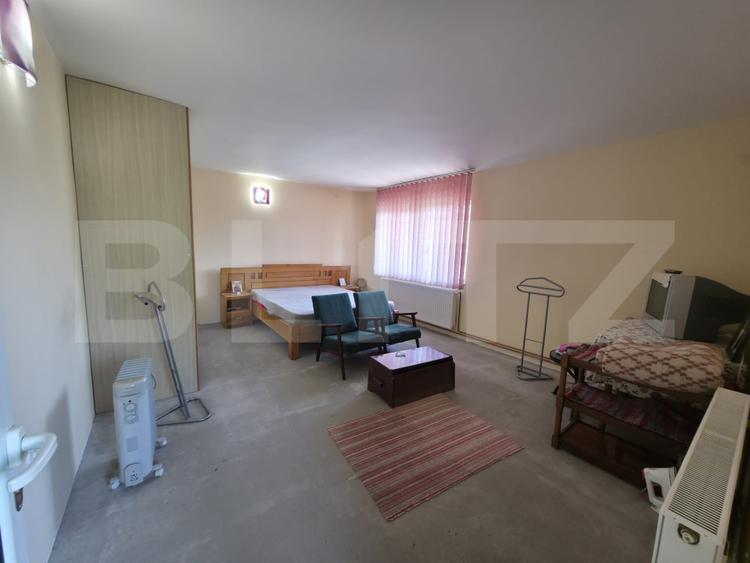 Casa cu suprafata de 395 mp - Com. Arcani sat Sanatesti