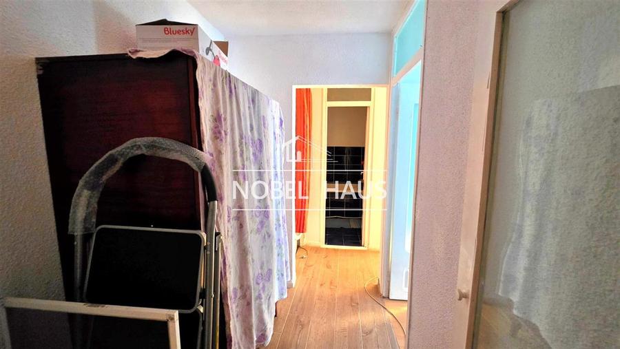 Apartament 3 camere, decomandat, etajul 4, zona Gura Leului
