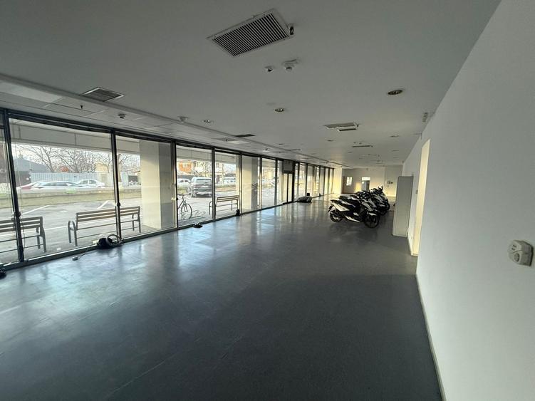 Spațiu comercial de închiriat – Parter | 686 mp