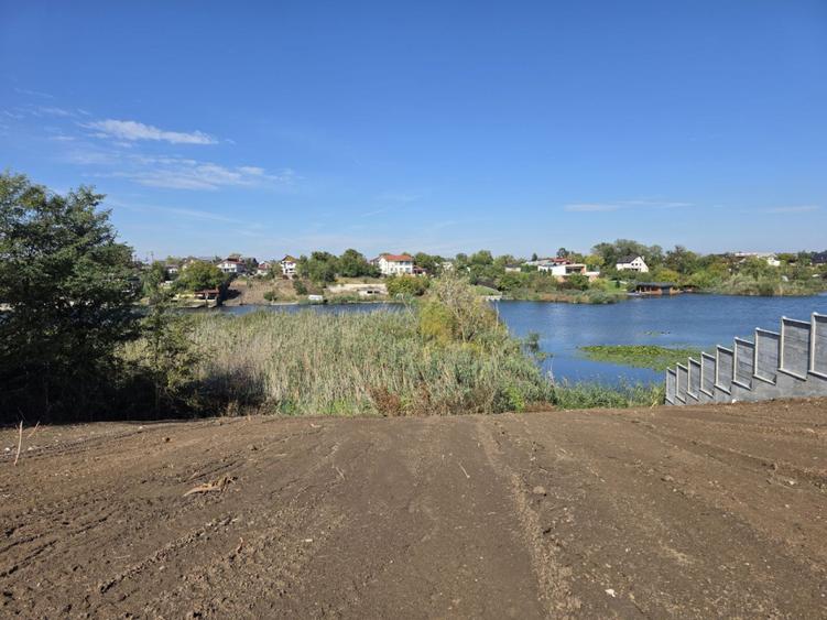 Teren cu deschidere mare la lac in Vladiceasca, Snagov