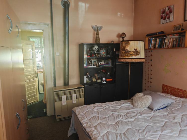 Casa 2 camere singur in curte zona Centrul Istoric