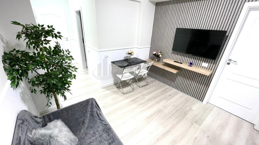 REA1020540 Apartament 8 camere Aviatiei decomandat