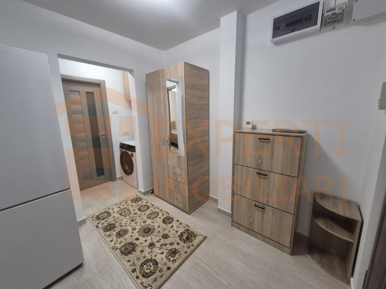 Apartament de închiriat – 2 camere decomandat, zona Dacia, proaspăt renovat