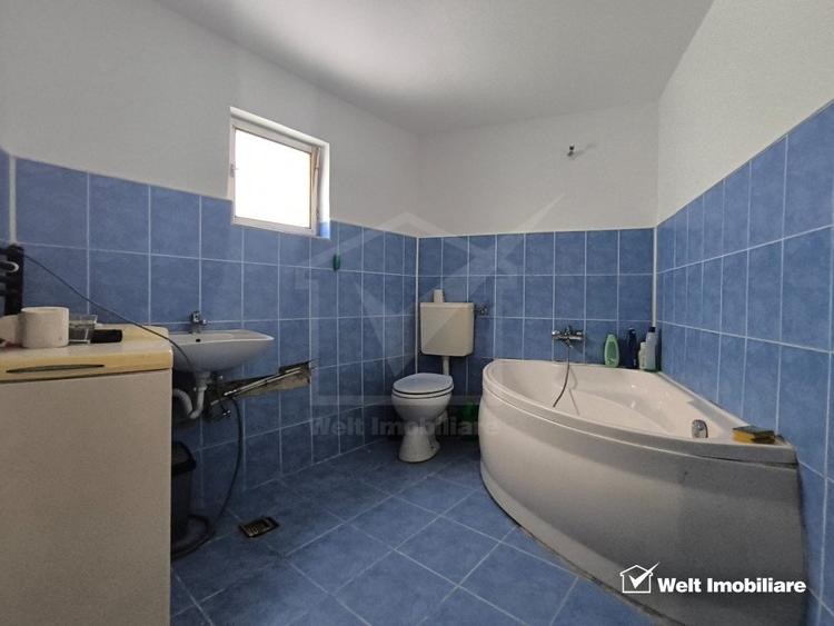 Casa cu CF spatiu comercial, curte comuna, Gruia