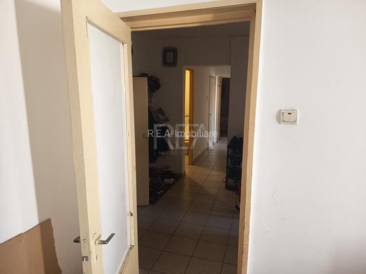 3 camere decomandat- Rahova, Buzoieni, bloc reabilitat