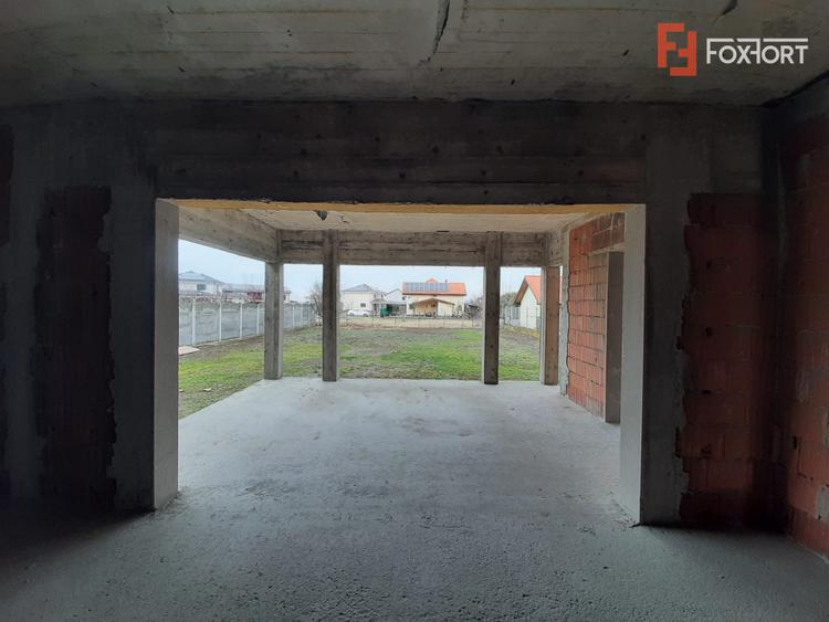 Casa individuala cu 5 camere de vanzare in localitatea Dumbravita