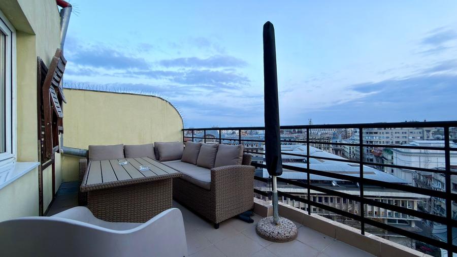 Top-Floor 4-BEDROOM APARTMENT WITH STUNNING TERRACE | ULTRA-CENTRAL LOCATION