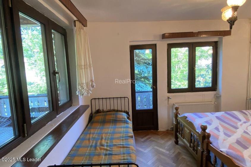 Bran - Casa pe strada Valea Portii, 223 mp, 4 dormitoare, teren 320 mp - 24