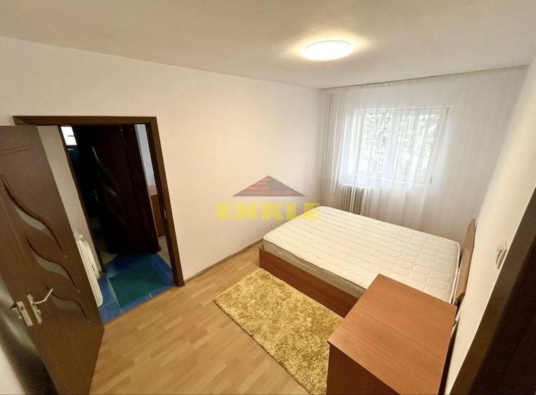 De vânzare apartament 3 camere – zona Primăverii