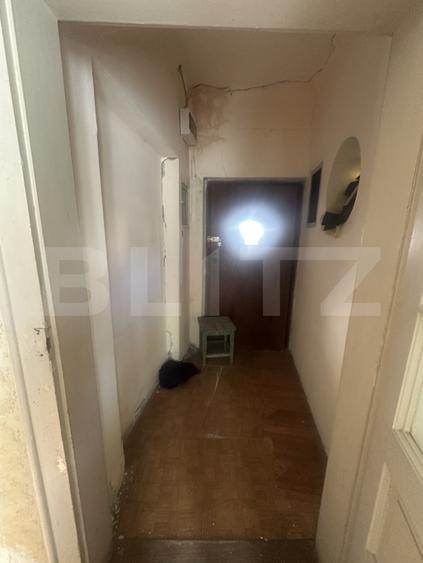 Casa de locuit, 252 mp cu 842 mp teren, zona Titulescu