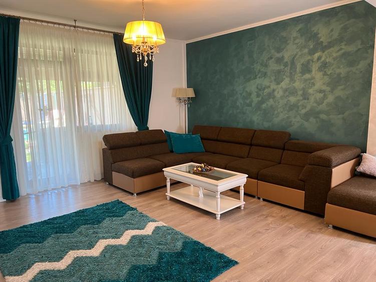 Vila modernă de vânzare -teren generos.