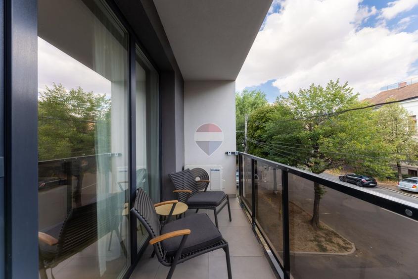 Apartament cu 2 camere de închiriat în zona Central