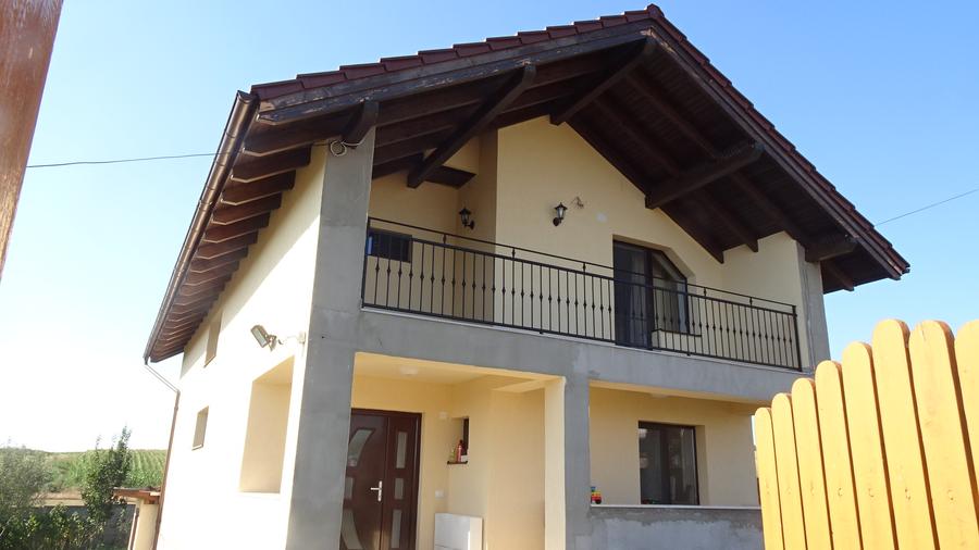 Vand casa noua in Deva, D+P+M, zona Zavoi, suprafata totala de teren 942 mp,