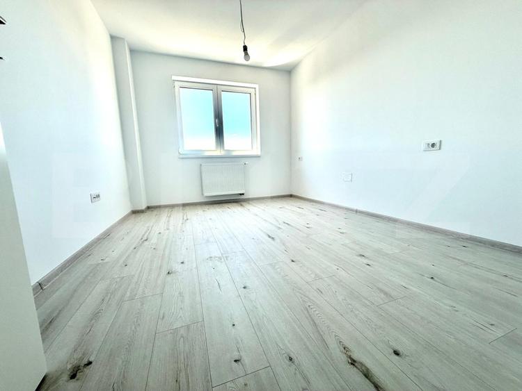 Apartament cu 2 camere decomandat, etaj 10/10 - Tractorul