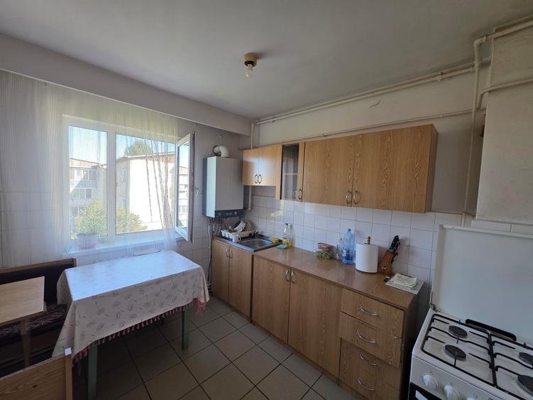 Vand apartament 3 camere Gojdu