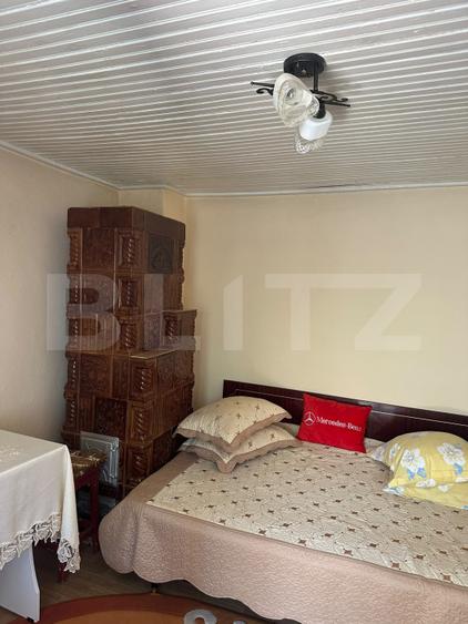 Casa cu garaj si teren + anexe, 100 mp, zona Produlești