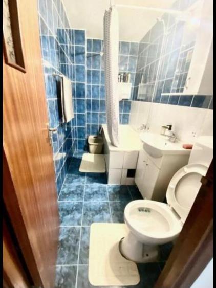 Mall Vitan/Zizin, ap 2 camere,65mp, bloc 1990/146 000euro