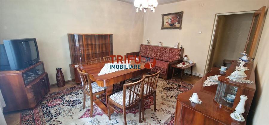 Apartament 3 camere de vanzare zona Centru