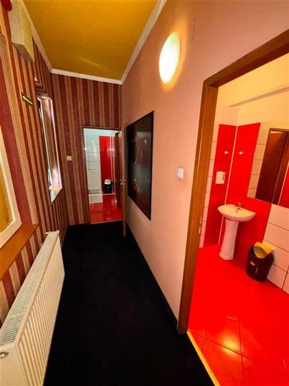 Cladire comerciala reprezentativa, 670 mp, vizibilitate, parcare proprie, vitrin