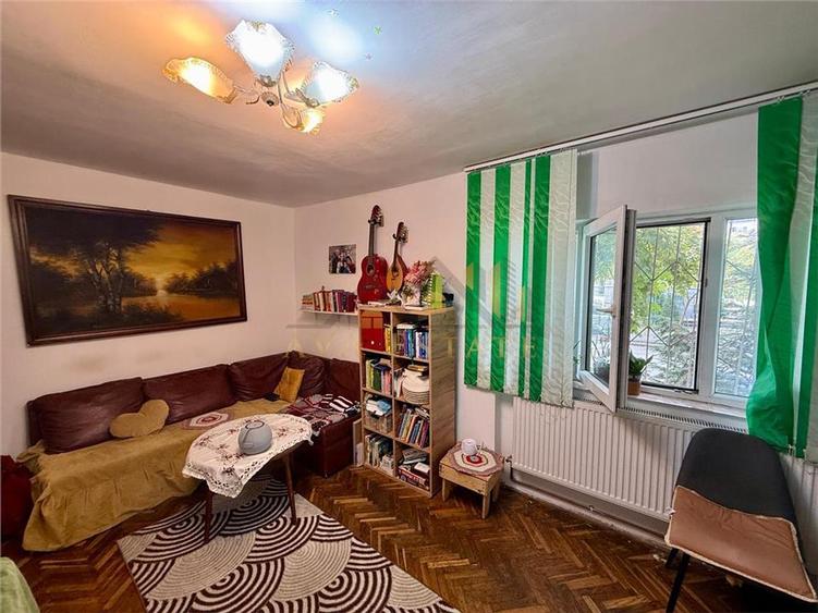 Apartament  2 camere, decomanda, 52 mp - Zona Soarelui
