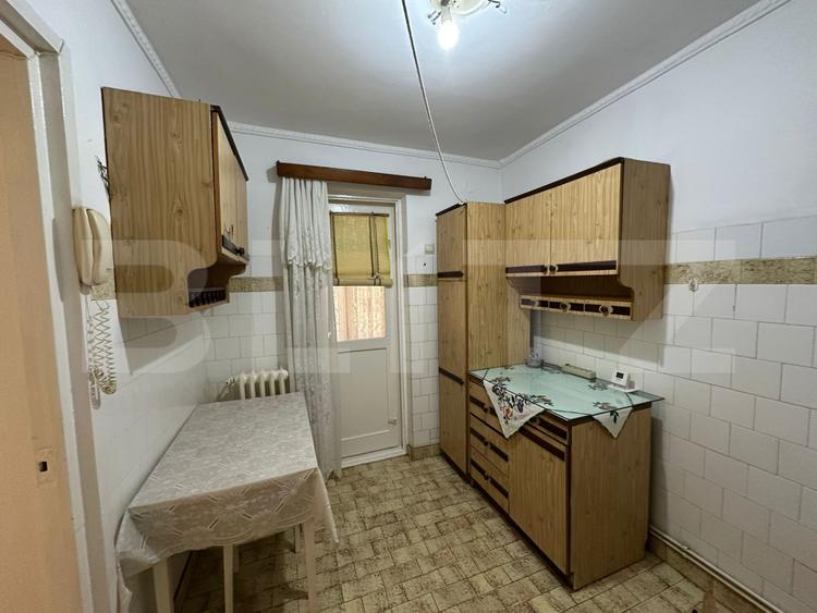 Apartament 3 camere, decomandat, zona Nicolae Balcescu