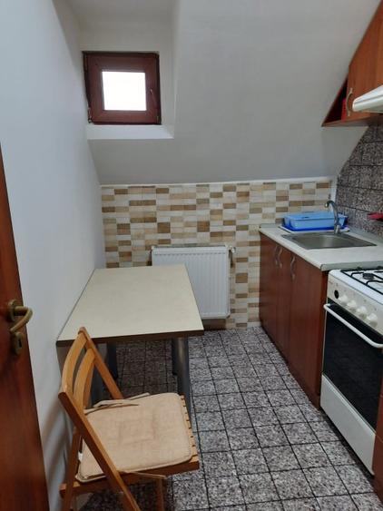 Berceni-Aparatorii Patriei vav Spiru Haret, 2 camere mobilate, mansarda in vila