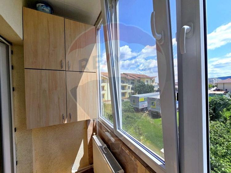 Apartament cu 3 camere de vânzare, parcare– Șesul de Sus, Florești