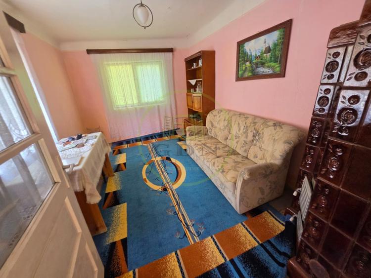 Casa la tara, Apoldul de Sus, 4 camere dormitoare, anexe, pivnita, teren 1200 mp