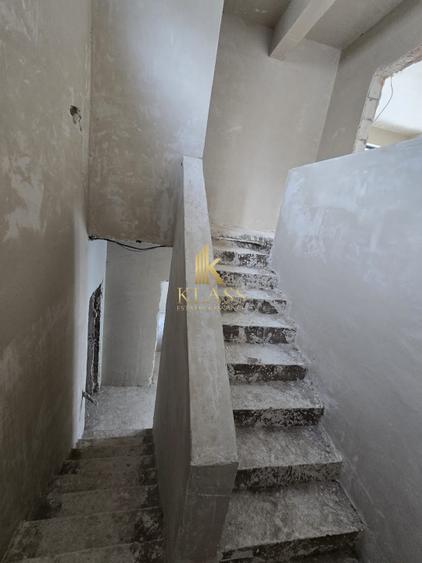 Vila 5 camere Tunari de vanzare