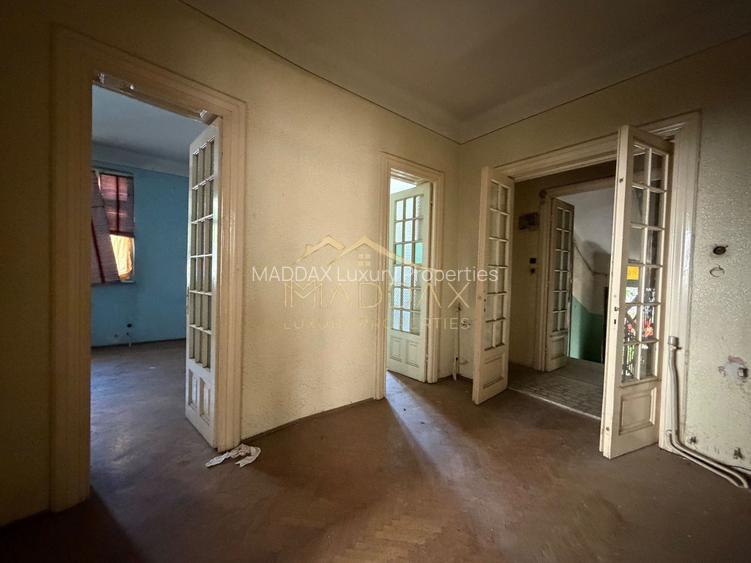 Vila cu 10 camere *540mp* // Zona Titulescu - 29