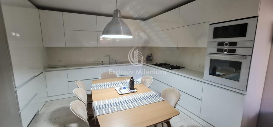 Casa /Vila Lacul Tei D+P+1+M  Renovata