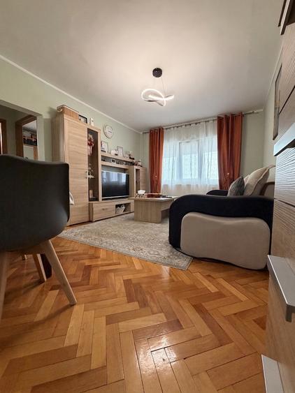 Apartament 3 camere, semidecomandat, 51 mp utili, etaj 7-Timisoara