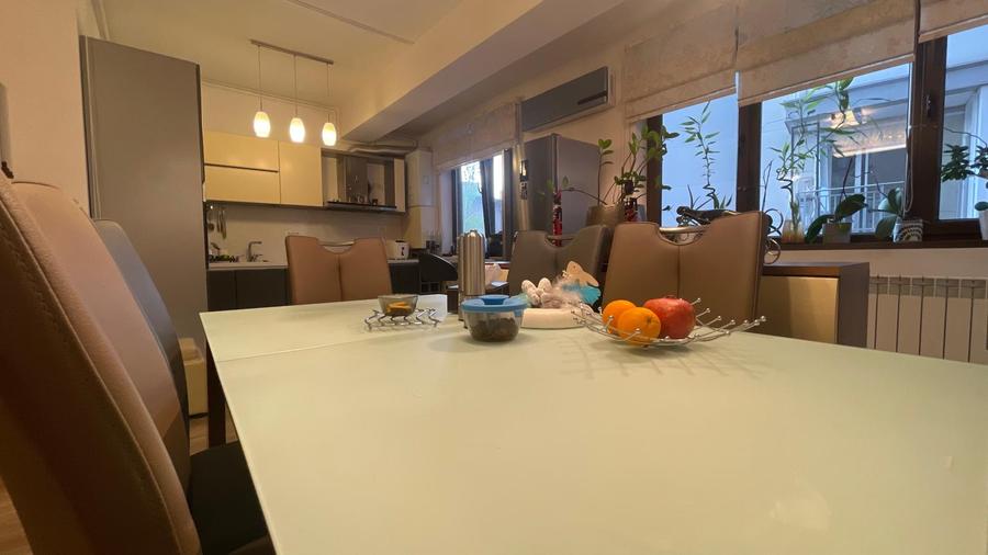 Inchiriere 3 camere - Decebal - bloc boutique