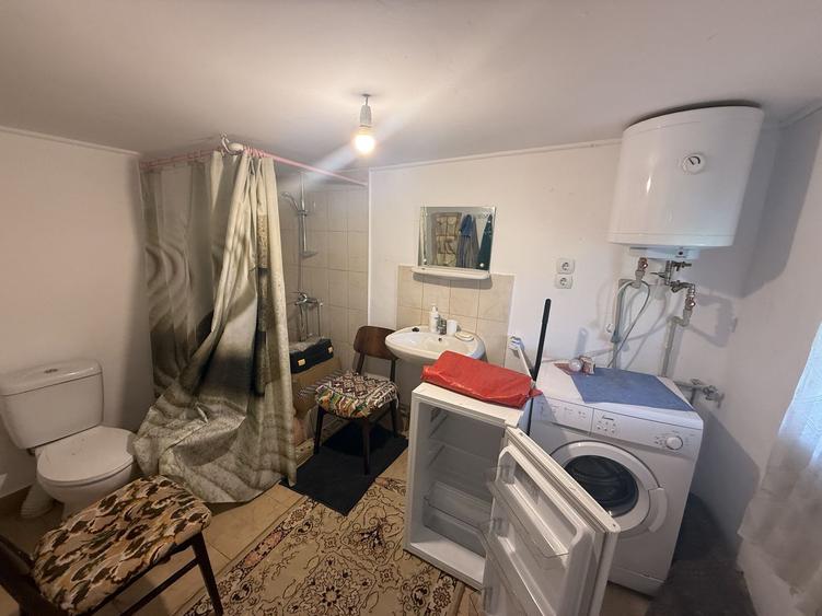 Casă + anexă și teren intravilan 813 mp cu toate utilitățile !