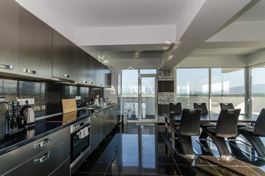 Penthouse 244 mp, et 17 , 3 camere, Prelungirea Bld Mihai Viteazu