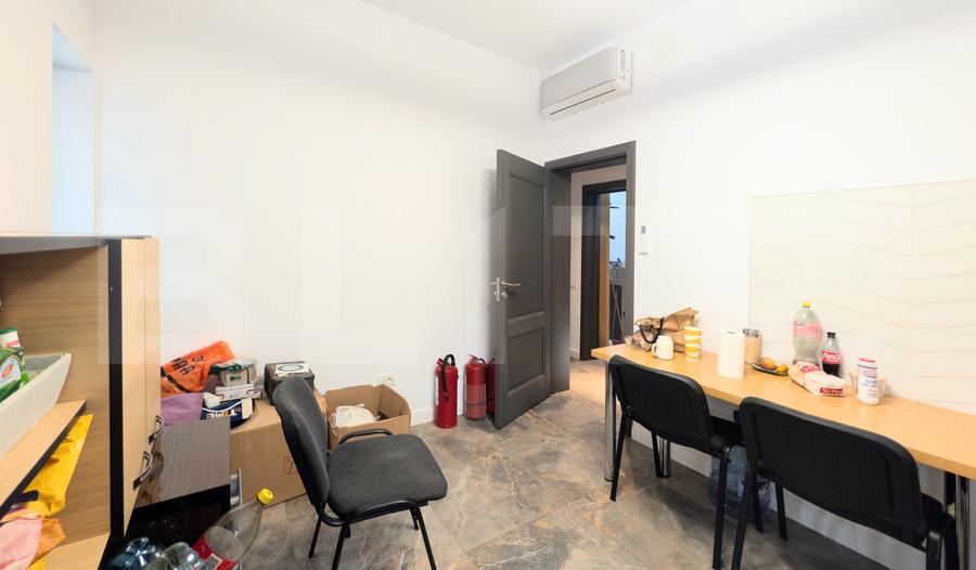 Casa cu 6 camere, 225 mp, zona Central