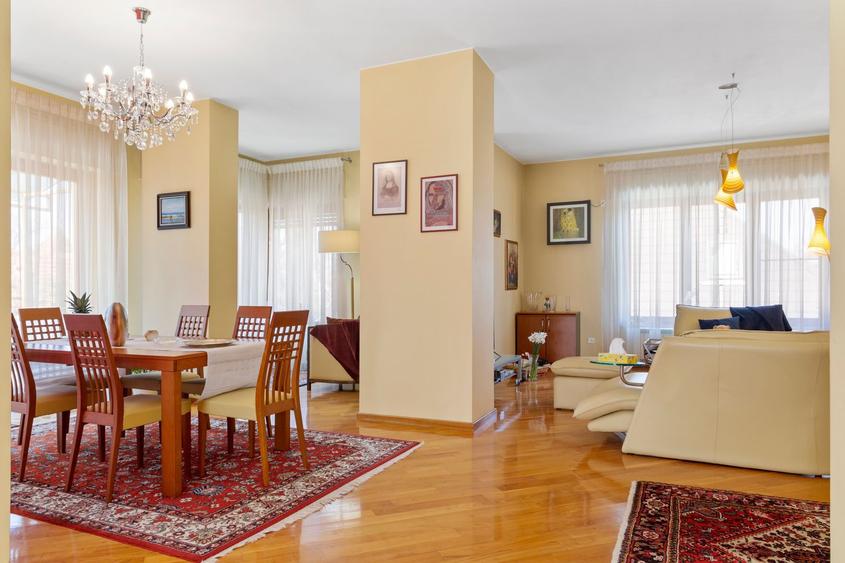 Apartament in vila Capitale plus demisol