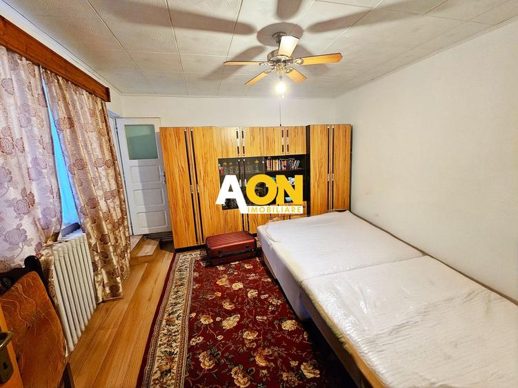 Casa locuibila cu 3 camere, cu pivnita, Cetate, zona Liceului Sportiv