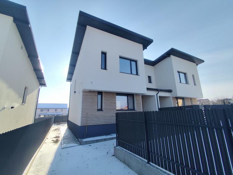 Duplex intabulat  la cheie 4   camere   Popas   Pacurari COD  160967
