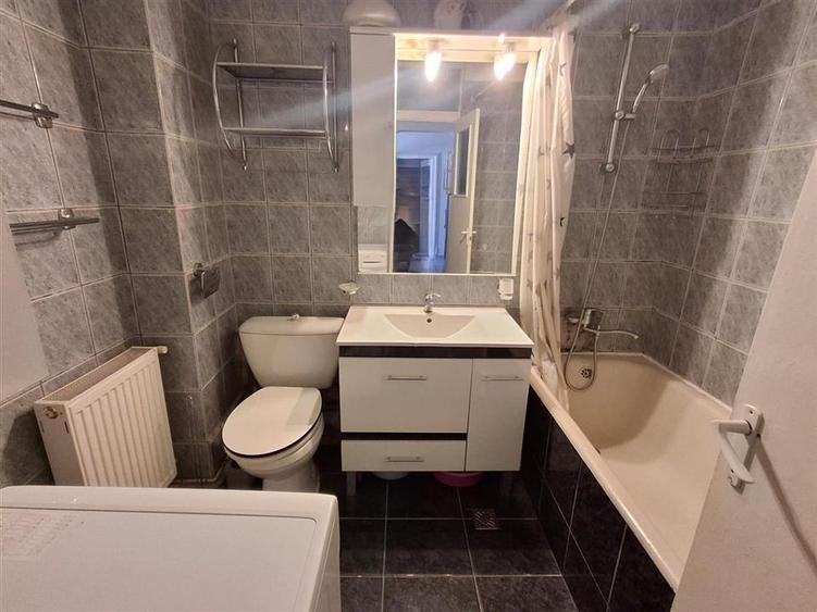 Apartament 2 camere decomandat zona Valea Aurie