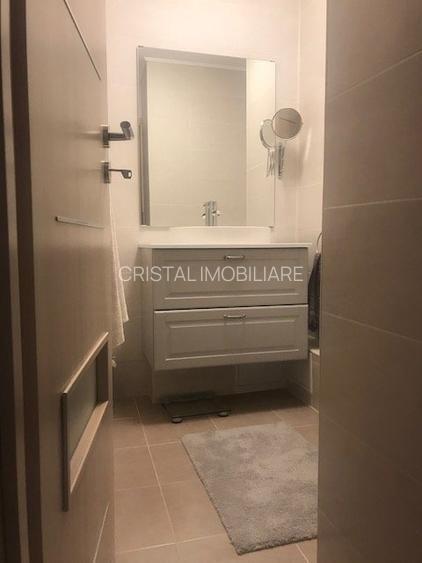 Vanzare Apartament 3 camere, etaj 1, 2 băi, renovat, mobilat, utilat - Sector 5