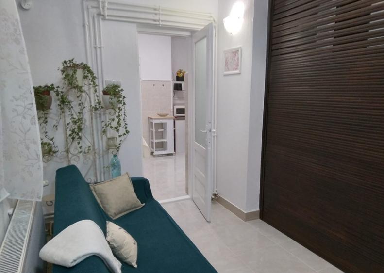 Piata Romana | 2 Camere | Centrala Proprie | Parter | Metrou 3min