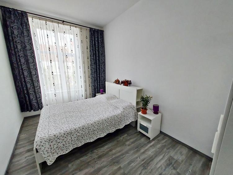Apartament 3 camere, boxa, pod, parcare, Centru, zona B-dul Eroilor