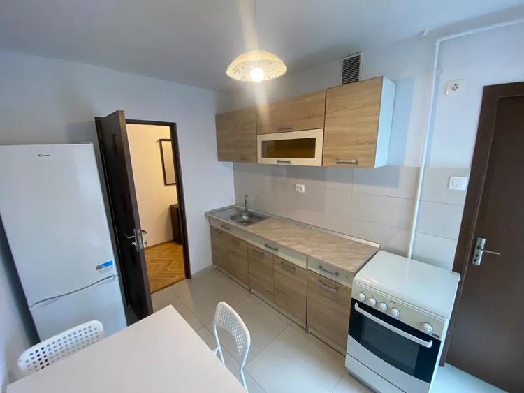 Apartament 2 camere decomandat, zona Plopilor