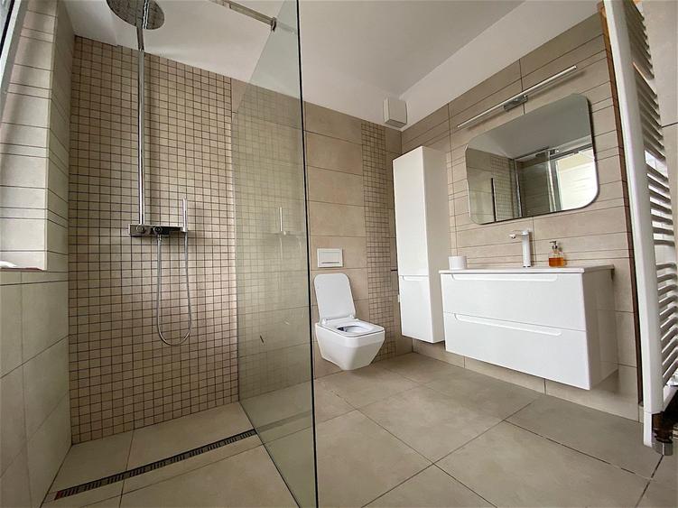 Apartament cu parcare subterana in imobil cu piscina si SPA