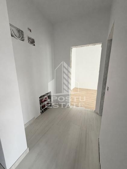 Apartament cu 2 camere, decomandat, etaj 1, zona Planetelor